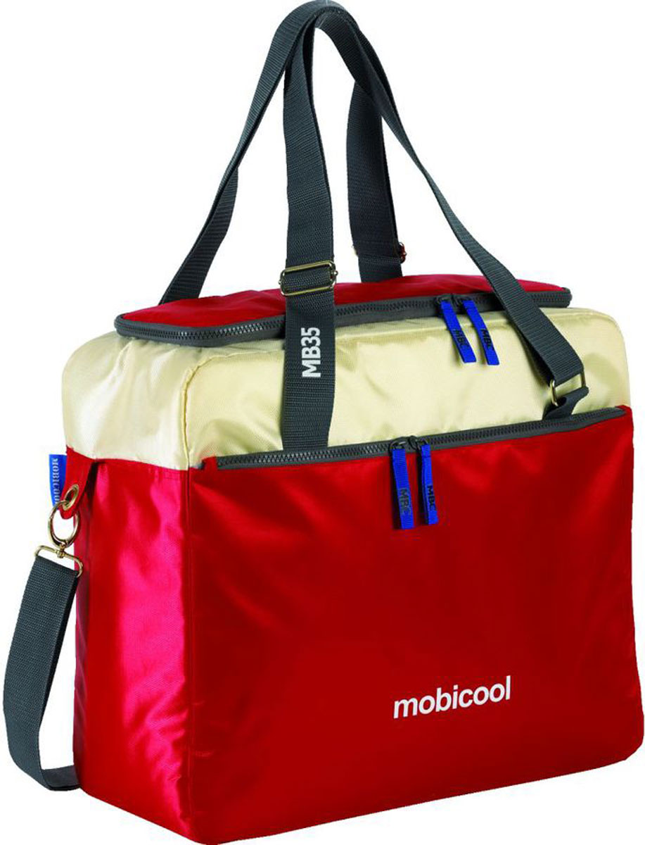 Термосумка MobiCool Sail 35, цвет: красный, 44 х 18 х 40 см9103500758_green Термосумка MobiCool Sail 35, цвет: красный, 44 х 18 х 40 см9103500758_greenТермосумка MobiCool Sail 35 станет незаменимым помощникомдля охлаждения напитков и продуктов в любой поездке. Регулируемый по длине плечевой ремень позволит с легкостью носить сумку, оставляя руки свободными. Множество отделений позволяют собрать вещи для дальней дороги. Внутренний термоизолирующий слой из вспененного полиэтилена надолго сохраняет свежесть мясных блюд, салатов, а также охлажденных напитков. Термосумка изготовлена из прочных, устойчивых к выгоранию материалов. Для переноски предусмотрены 2 регулируемые ручки и съемный, регулируемый плечевой ремень. Изоляция: EPP пенопласт.Метод охлаждения: хладагент.Внутренний материал: фольгированный PEVA.Внешний материал: высокопрочный полиэстер.Вместимость: 11 бутылок емкостью 1.5 л, 63 банки емкостью 0,33 л.Длина ручек: 34-66 см.Длина плечевого ремня: 31-70 см.