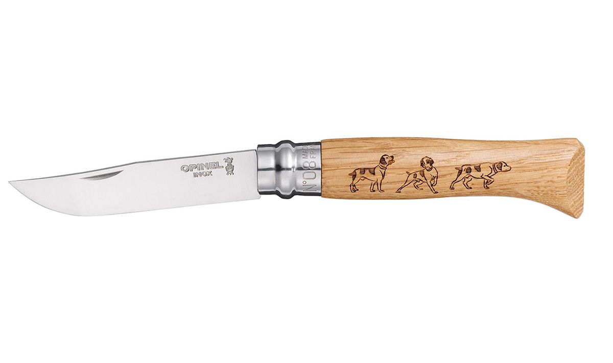 Нож Opinel Animalia. Собака1622 Нож Opinel Animalia. Собака1622Нож Opinel серии Animalia изготовлен из нержавеющей стали и оформлен оригинальным рисунком с животным. Идеальный карманный нож для пикника, барбекю, походов, охоты и рыбалки. Характеристики. Материал лезвия: сталь Sandvik 12C27. Материал рукояти: дуб, нанесен рисунок - собака. Тип ножевого замка: Viroblock. Длина лезвия, см: 8,5. Длина ножа, см: 19. Ширина лезвия, см: 1,7. Вес, гр: 45. Viroblock - оригинальное запорное устройство, представляющее собой кольцо с прорезью, которое, будучи повернуто относительно оси ножа, упирается в пятку клинка и не дает ножу самопроизвольно складываться при работе или раскладываться в кармане. Конструкция эта защищена патентом и устанавливается на ножи Opinel с 1955 года, начиная с модели № 6. Французская форма Opinel - производитель ножей с 1890 года. Удачная конструкция ножей обеспечила фирме не только длительное существование, но и всемирную славу. Ножи Opinel являются символом Франции. Классический нож этого типа - рукоять из дерева, металлическая втулка, ось, клинок и поворотное кольцо. Такая простота наряду с малой ценой и отличным качеством - вот рецепт успеха этих ножей. Наиболее распространены ножи с поворотным кольцом, которое фиксирует клинок в двух положениях.