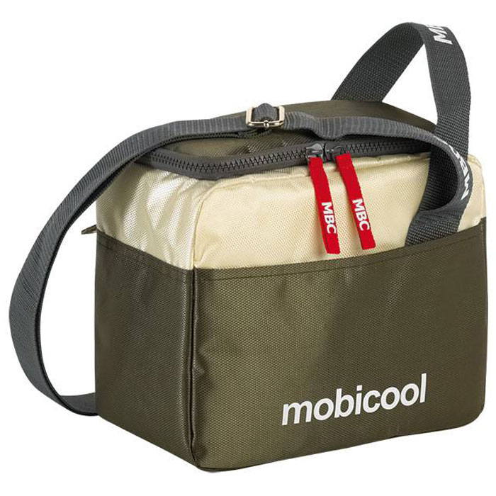 MOBICOOL Sail 6, Green термосумкаSail 6_Green MOBICOOL Sail 6, Green термосумкаSail 6_GreenТермосумка MOBICOOL Sail 6 сохранит ваши продукты свежими как в городе, так и на природе. Она идеальна для хранения ланчей и других небольших по размеру продуктов. Сумка имеет внешние карманы для различных мелочей и аксессуаров, а также регулируемый по длине плечевой ремень.Боковая ручкаБоковой карманМолния по периметру