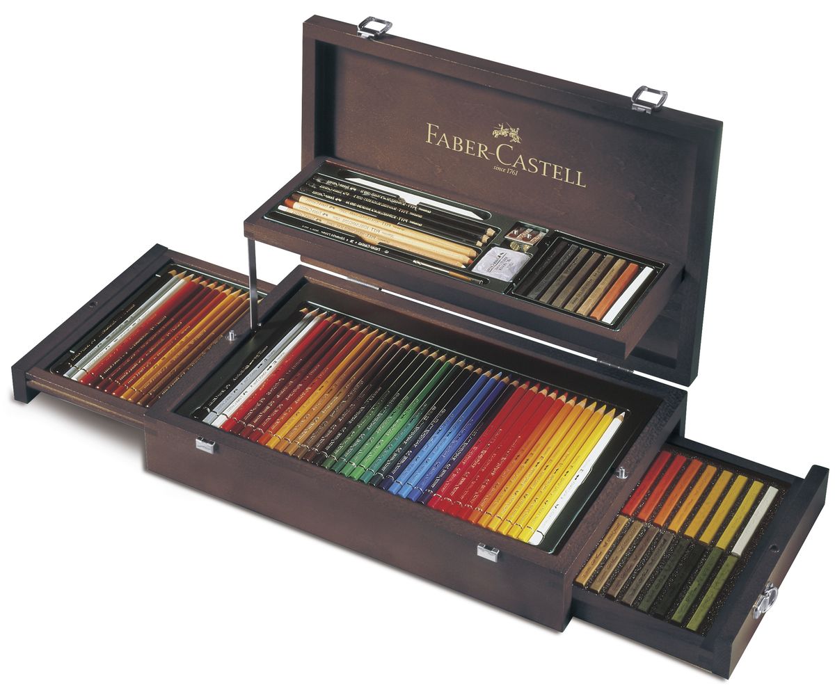 Faber-Castell Художественный набор Art & Graphic Collection в деревянном пенале 126 предметов72523WD Faber-Castell Художественный набор Art & Graphic Collection в деревянном пенале 126 предметов72523WDДеревянный пенал ART&GRAPHIC 1Эксклюзивный набор профессиональныххудожественных изделий в элегантномпенале из мореного дерева (цветныекарандаши POLYCHROMOS®,пастельные карандаши PITT®, цветныекарандаши Albrecht Durer® , мелки PITT®Monochrome и принадлежности), 126 шт.