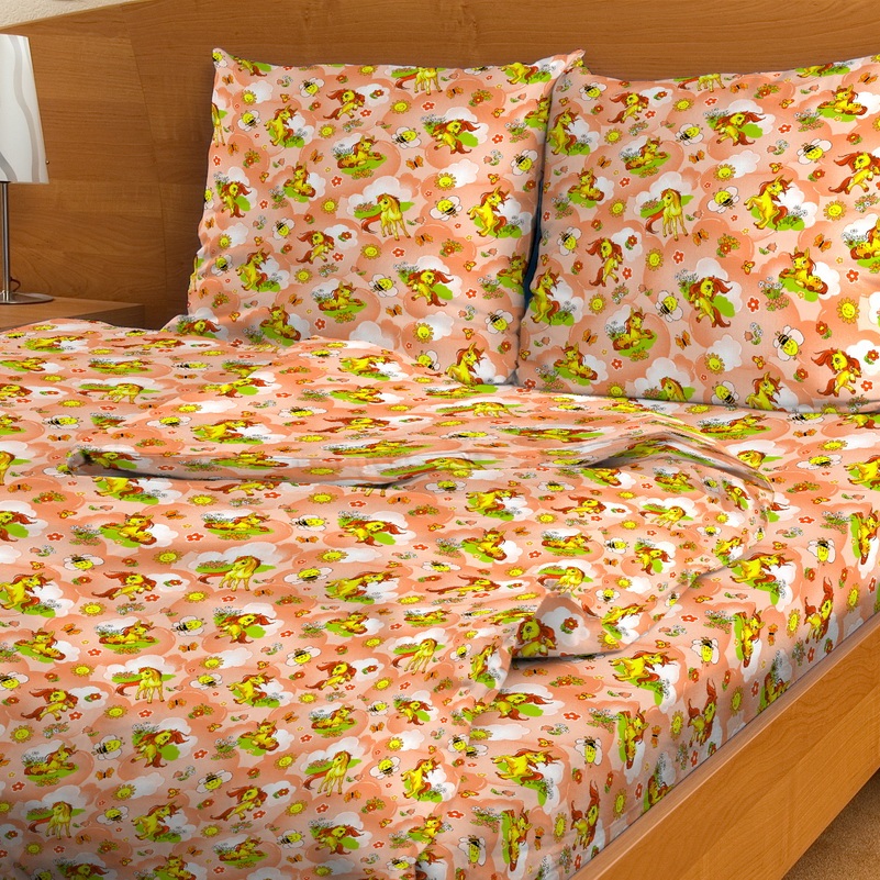 Letto Комплект белья для новорожденных Ясли BGR-31pirat_blue50 Letto Комплект белья для новорожденных Ясли BGR-31pirat_blue50Комплект постельного белья Letto Ясли в кроватку с простыней на резинке в хлопковом исполнении и с хорошими устойчивыми красителями - по очень доступной цене! Эта модель произведена из традиционной российский бязи, плотного плетения. Такое белье прослужит долго и выдержит много стирок. Рекомендуется перед первым использованием постирать, но не пересушивать. Размер: пододеяльник 145*110, простыня 60*120 высота 20 см, резинка целиком по периметру, наволочка 40*60. Рисунок на наволочке может отличаться от представленного на фото.Подлежит машинной стирке при температуре 30 гр., строго на деликатном режиме.