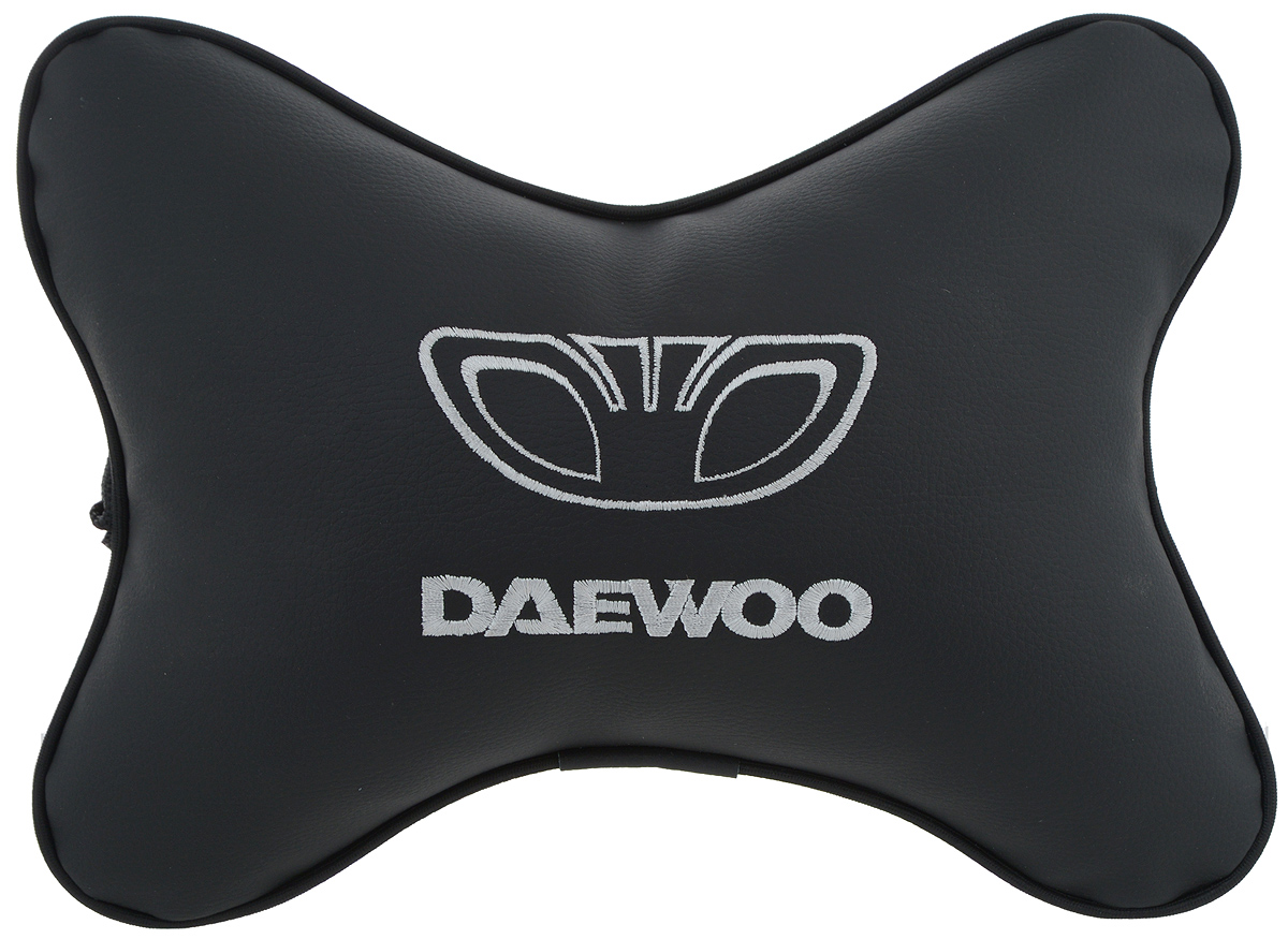 Подушка автомобильная Autoparts Daewoo, на подголовник, цвет: черный, белый, 30 х 20 смRC-100BWC Подушка автомобильная Autoparts Daewoo, на подголовник, цвет: черный, белый, 30 х 20 смRC-100BWCАвтомобильная подушка Autoparts Daewoo, выполненная из эко-кожи с мягким наполнителем из холлофайбера, снимает усталость с шейных мышц, обеспечивает правильное положение головы и амортизирует нагрузки на шейные позвонки при резком маневрировании. Ее можно зафиксировать на подголовнике с помощью регулируемого по длине ремня. На изделии имеется молния, с помощью которой вы с легкостью сможете поменять наполнитель. Если ваши пассажиры захотят вздремнуть, то подушка под голову окажется очень кстати и поможет расслабиться.
