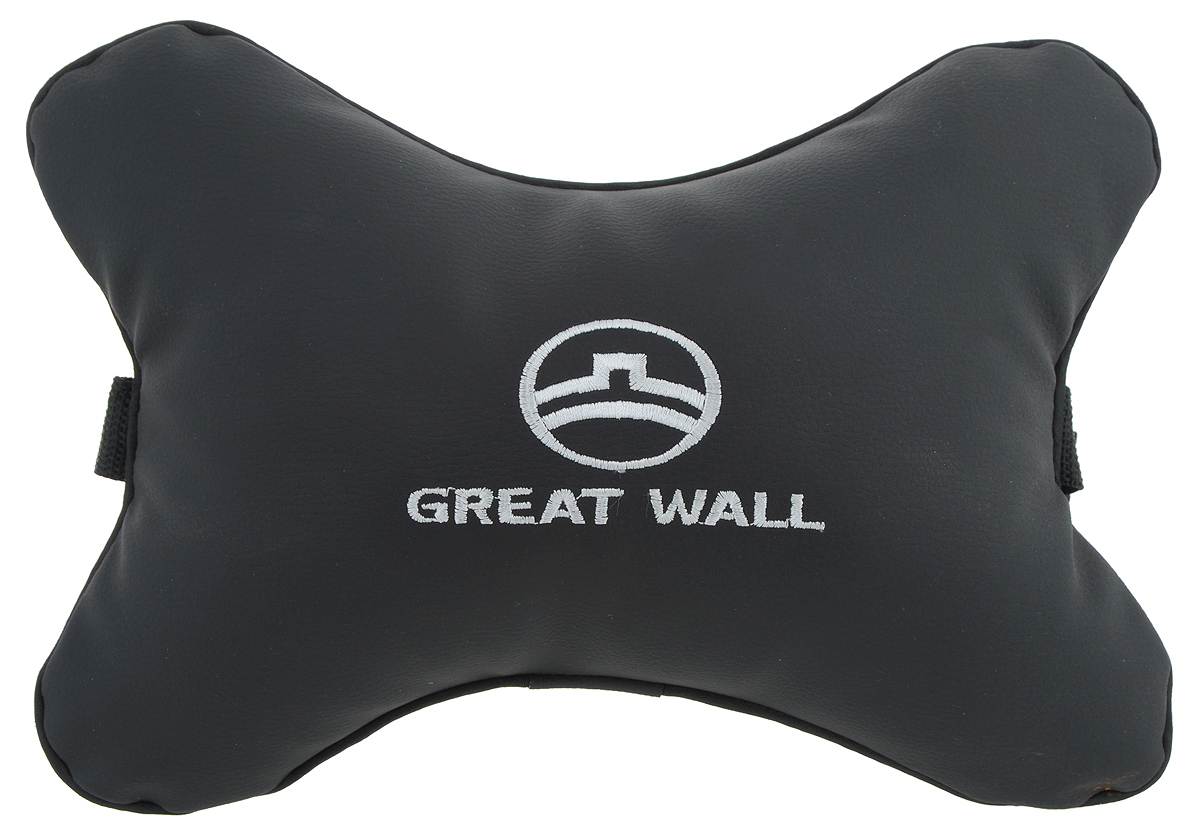 Подушка автомобильная Autoparts Great Wall, на подголовник, цвет: черный, белый, 30 х 20 смSVC-300 Подушка автомобильная Autoparts Great Wall, на подголовник, цвет: черный, белый, 30 х 20 смSVC-300Автомобильная подушка Autoparts Great Wall, выполненная из эко-кожи с мягким наполнителем из холлофайбера, снимает усталость с шейных мышц, обеспечивает правильное положение головы и амортизирует нагрузки на шейные позвонки при резком маневрировании. Ее можно зафиксировать на подголовнике с помощью регулируемого по длине ремня. На изделии имеется молния, с помощью которой вы с легкостью сможете поменять наполнитель. Если ваши пассажиры захотят вздремнуть, то подушка под голову окажется очень кстати и поможет расслабиться.
