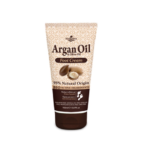 ArganOil Крем для ног с маслом арганы 150 мл086-02-33380 ArganOil Крем для ног с маслом арганы 150 мл086-02-33380Масло арганы и масло оливы - эти ингредиенты известны своими питательными, увлажняющими и антиоксидантными свойствами. Крем защищает и ухаживает за кожей ног, придавая ощущение бархатной мягкости. Натуральные компоненты крема обеспечивают увлажнение ног и делают их гладкими и мягкими, способствуют восстановлению кожи . Крем быстро впитывается, увлажняет. Активные ингредиенты: масло арганы, экстракт органического алоэ, масло ши, витамин Е и пантенол. Косметика произведена в Греции на основе органического сырья, НЕ СОДЕРЖИТ минеральные масла, вазелин, пропиленгликоль, парабены, генетически модифицированные продукты (ГМО)