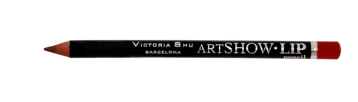 Victoria Shu Карандаш для губ Artshow №10528032022 Victoria Shu Карандаш для губ Artshow №10528032022Мягкая формула карандаша бережно очерчивает контур губ, придавая им идеальную форму и делая дальнейший макияж более стойким и ярким в течении дня. Невероятная сатиновая текстура в комбинации с натуральными восками способствуют комфортному нанесению текстуры на губы и обеспечивают контуру дополнительный уход и питание. Карандаш можно использовать, как контур для губ, а также наносить его и растушевывать по всей поверхности губ вместо губной помады.