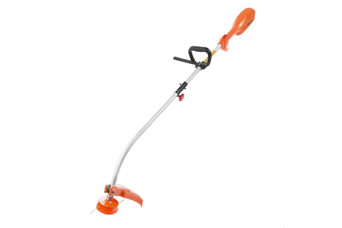 Триммер Hammer Flex ETR1300201698 Триммер Hammer Flex ETR1300201698Мощный электрический триммер, с верхним расположением двигателя и разборной изогнутой металлической штангой.Возможность регулировки по высоте вспомогательной рукоятки, позволяет оптимизировать инструмент для конкретного пользователя.- Наплечный ремень в заводской комплектации - Полуавтоматическая триммерная головка в комплекте. Максимальный диаметр режущей лески: 2 мм.- Кабель - 35 см с евровилкой- Функции плавного пуска и поддержания постоянных оборотов двигателя