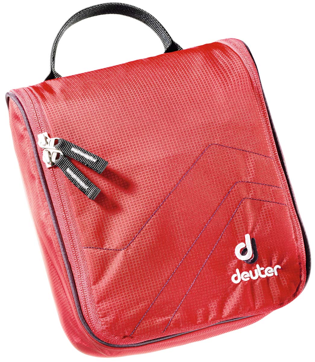 Косметичка Deuter Wash Center I, цвет: красный, фиолетовый, 22 см х 19 см х 8 смBP-001 BK Косметичка Deuter Wash Center I, цвет: красный, фиолетовый, 22 см х 19 см х 8 смBP-001 BKДорожная косметичка Deuter Wash Center I, выполненная из полиамида и полиэстера, незаменима в путешествиях и командировках. Косметичка содержит большое центральное отделение с тремя сетчатыми карманами, два кармана на молнии, сетчатый карман на молнии, а также съемное внутреннее отделение с дополнительным крючком. Застегивается на молнию с двойным бегунком по всему периметру. Изделие снабжено текстильной петлей для подвешивания.Стильная дорожная косметичка станет практичным аксессуаром, который идеально дополнит ваш образ.
