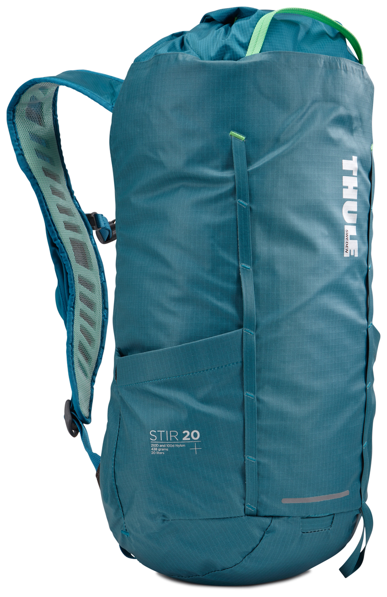 Рюкзак Thule Stir 20L, цвет: бирюзовый, 20 л67742 Рюкзак Thule Stir 20L, цвет: бирюзовый, 20 л67742Рюкзак для пеших путешествий Thule Stir с объемом 20 л и легкодоступными карманами и идеальными для поездок или передвижения по городу отделениями. Легкодоступная крышка с защитным откидным клапаном. Съемный нагрудный ремень и поясной ремень, который можно спрятать за задней панелью при передвижении по городу. Эластичный карман на плечевом ремне для хранения телефона и других небольших предметов. Точка крепления петли для фонаря и светоотражающий материал. Внутренний сетчатый карман для удобного хранения. Передний карман Shove-it Pocket для быстрого доступа. Воздухопроницаемые задняя панель и наплечные ремни обеспечивают вентиляцию. Конструкция, предназначенная для хранения воды, включает карман для емкости с водой, отверстие для трубки и два боковых кармана для бутылок с водой (бутылки продаются отдельно).
