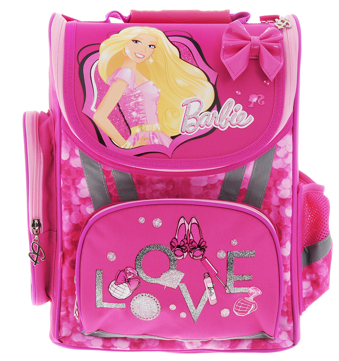 Barbie Ранец школьный BarbieRT63-03N Barbie Ранец школьный BarbieRT63-03NШкольный ранец Barbie выполнен из современного легкого и прочного полиэстера ярко-розового цвета. Ранец дополнен яркими аппликациями с куклой Barbie и декоративным лаковым бантиком. Ранец имеет одно основное отделение, закрывающееся на клапан с молнией. Под крышкой клапана расположен прозрачный пластиковый кармашек для вкладыша с адресом и ФИО владельца. Внутри главного отделения расположены два мягких разделителя с утягивающей резинкой, предназначенные для тетрадей и учебников. На лицевой стороне ранца расположен накладной карман на молнии. По бокам ранца размещены два дополнительных накладных кармана, один на молнии, и один открытый. Анатомическая вентилируемая спинка ранца и широкие мягкие лямки, регулируемые по длине, равномерно распределяют нагрузку на плечевой пояс, способствуя формированию правильной осанки. Ранец оснащен эргономичной ручкой для переноски и петлей для подвешивания. Дно ранца защищено пластиковыми ножками. Многофункциональный школьный ранец станет незаменимым спутником вашего ребенка в походах за знаниями.