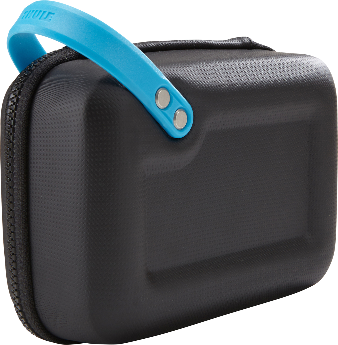Чехол для экшн-камеры Thule Legend GoPro Case, цвет: черный, 21 x 8 x 15 смT-B3210 Чехол для экшн-камеры Thule Legend GoPro Case, цвет: черный, 21 x 8 x 15 смT-B3210Thule Legend GoPro - долговечный чехол для камеры GoPro с удобными отделениями для всех необходимых аксессуаров поможет вести съемку в любом путешествии. Ударопрочный отсек с мягкой подкладкой позволяет хранить камеру GoPro, LCD Touch BacPac, пульт дистанционного управления, запасные аккумуляторы и SD-карты. Съемная подкладка из прессованной пены облегчает очистку внутренней поверхности от пыли, грязи, песка и пр. В жестком кармане можно хранить зарядные устройства, кабели и ремни для крепления. Благодаря тонкому дизайну с легкостью умещается в другой сумке. Полужесткая конструкция и прочное покрытие обеспечивают защиту и надежность хвата. Большие язычки на молниях обеспечивают удобство доступа даже в том случае, если на вас надеты перчатки. Встроенную удобную ручку можно прикреплять с помощью карабина к поясному ремню, а также наплечным ремням и рюкзаку. Яркая внутренняя отделка поможет быстро найти мелкие предметы. Удобное отверстие линейного выхода позволяет заряжать камеру GoPro на ходу.