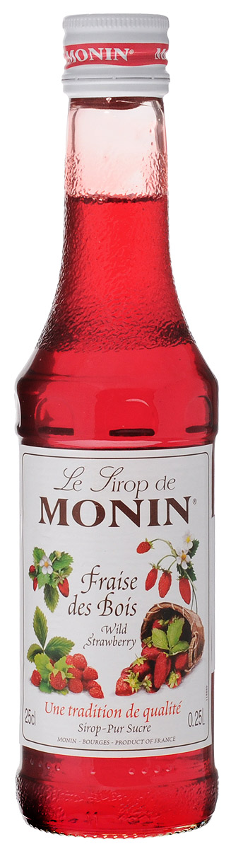 Monin Земляника сироп, 0,25 л0120710 Monin Земляника сироп, 0,25 л0120710Сироп Monin Земляника не оставит равнодушным ни одного сладкоежку. Нежный ягодный вкус и аромат делает эту добавку незаменимым ингредиентом многих блюд и напитков. В качестве основы для него применяются натуральная земляника, обработанная особым образом, а также тростниковый сахар и чистейшая вода из родниковых источников.Сиропы Monin выпускает одноименная французская марка, которая известна как лидирующий производитель алкогольных и безалкогольных сиропов в мире. В 1912 году во французском городке Бурже девятнадцатилетний предприниматель Джордж Монин основал собственную компанию, которая специализировалась на производстве вин, ликеров и сиропов. Место для завода было выбрано не случайно: город Бурже находился в непосредственной близости от крупных сельскохозяйственных районов - главных поставщиков свежих ягод и фруктов. Производство сиропов стало ключевым направлением деятельности компании Monin только в 1945 году, когда пост главы предприятия занял потомок основателя - Пол Монин. Именно под его руководством ассортимент марки пополнился разнообразными сиропами из натуральных ингредиентов, которые молниеносно заслужили блестящую репутацию в кругу поклонников кофейных напитков и коктейлей. По сей день высокое качество остается базовым принципом деятельности французской марки. Сиропы Монин создаются исключительно из натуральных ингредиентов по уникальным технологиям, позволяющим сохранять в готовом продукте все полезные свойства природного сырья.Эксперты всего мира сходятся во мнении, что сиропы Monin - это законодатели мод в миксологии. Ассортимент французской марки на сегодняшний день является самым широким и насчитывает полторы сотни уникальных вкусовых решений. В каталоге компании можно найти как классические вкусы для кофейных напитков (шоколадный, ванильный, ореховый и другие сиропы), так и весьма экзотические варианты (сиропы со вкусом кокоса, зеленой мяты, тирамису, блю курасао, аниса, грейпфрута, пина колады и т. д.).