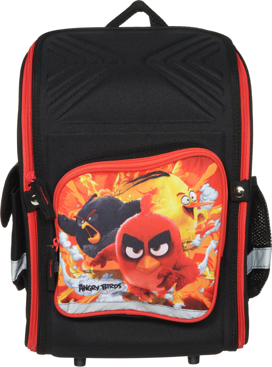 Angry Birds Ранец школьный цвет черный красный72523WD Angry Birds Ранец школьный цвет черный красный72523WDШкольный ранец Angry Birds с изображением героев известного одноименного мультфильма. Ранец представлен в виде трансформера. Он может полностью раскладываться.Изделие содержит одно вместительное отделение, закрывающееся клапаном на застежку-молнию с двумя бегунками. Внутри отделения находятся две мягкие перегородки на резинке и открытый карман-сетка. На лицевой стороне расположен накладной карман на молнии. По бокам находятся два кармана: один закрывается клапаном на липучке, второй – открытый. Полужесткий каркас и форма спинки способствуют равномерному распределению нагрузки и формированию правильной осанки. Мягкие анатомические лямки позволяют легко и быстро отрегулировать ранец в соответствии с ростом. У ранца имеется текстильная ручка для переноски в руке. Прочное дно с пластиковыми ножками обеспечивает ранцу хорошую устойчивость. Светоотражающие элементы не оставят незамеченным вашего ребенка в темное время суток.Вес ранца без наполнения менее 900 г.
