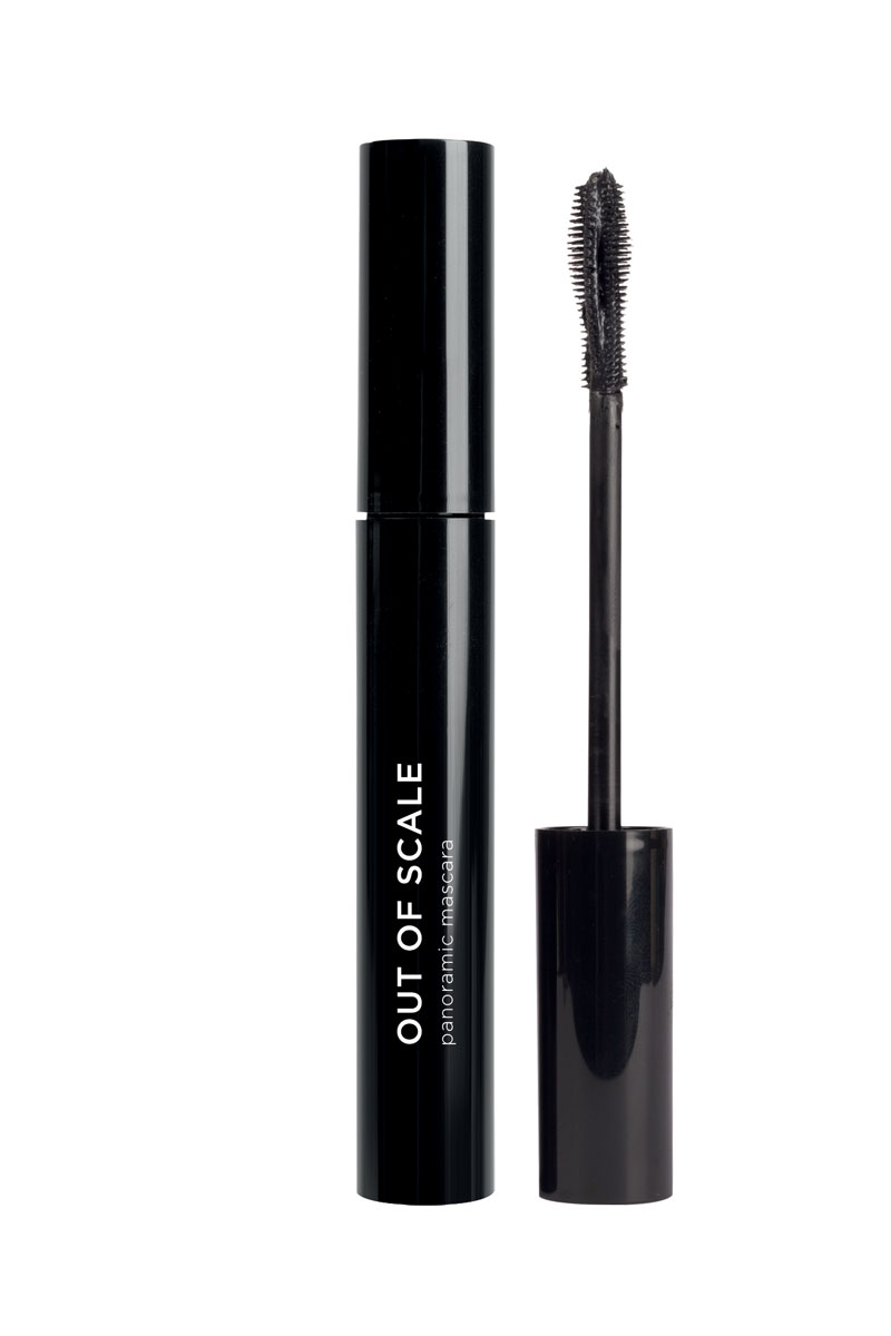 NoUBA Тушь для ресниц с эффектом панорамного объема Mascara OUT OF SCALE № 01, 12 млSatin Hair 7 BR730MN NoUBA Тушь для ресниц с эффектом панорамного объема Mascara OUT OF SCALE № 01, 12 млSatin Hair 7 BR730MNТушь для ресниц с эффектом панорамного объема. Тушь, которая не имеет границ! Идеально разделяет реснички, дарит им безупречный объем и изящный изгиб. Для более открытого и выразительного взгляда - Wide-Eyed Look. Специальная вихревая щеточка с разной длиной щетинок- захватывает и прокрашивает каждую ресничку, одну-за-одной, приподнимая и подкручивая ее , бесконечно. Формула включает Витамин B5, который положительно влияет на активизацию процессов регенерации и укрепления ресниц. Специальная формула экстра – фиксации дает пластичную структуру, которая обеспечивает длительный эффект подкручивания; объемные и экстремально черные ресницы - яркий и притягательный взгляд.