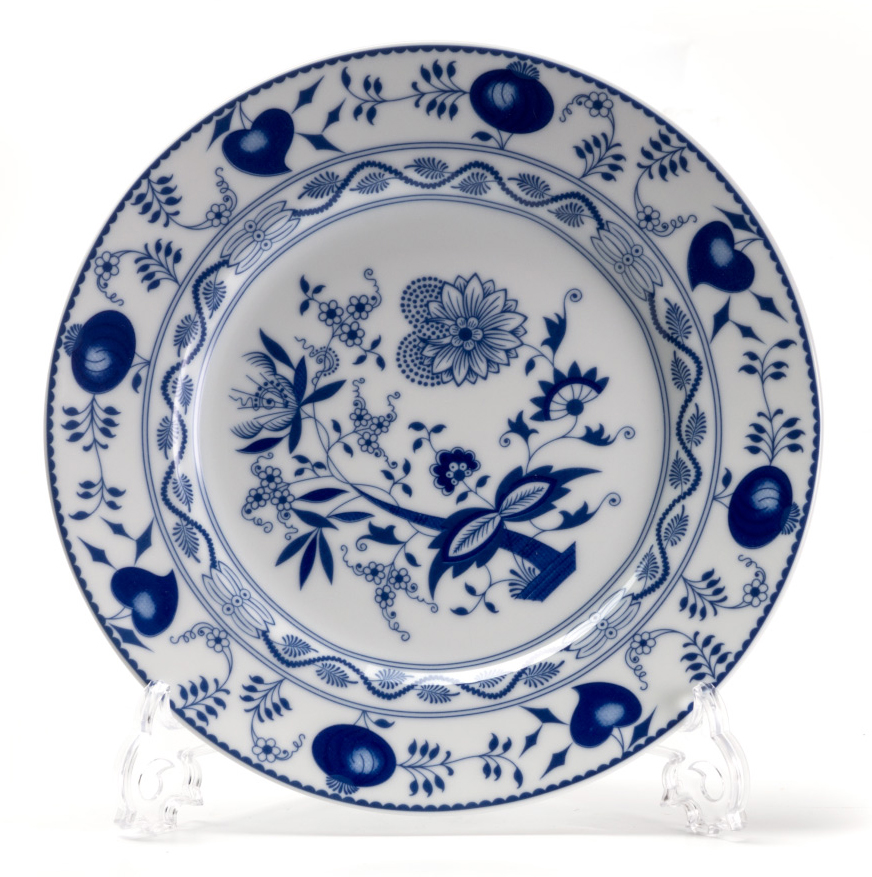 Тарелка десертная La Rose des Sables Ognion Bleu, диаметр 22 см54 009312 Тарелка десертная La Rose des Sables Ognion Bleu, диаметр 22 см54 009312Тарелка La Rose des Sables Ognion Bleu, изготовленная из высококачественного фарфора, имеет классическую круглую форму. Она прекрасно впишется в интерьер вашей кухни и станет достойным дополнением к кухонному инвентарю. Тарелка La Rose des Sables Ognion Bleu подчеркнет прекрасный вкус хозяйки и станет отличным подарком.Диаметр тарелки (по верхнему краю): 22 см.