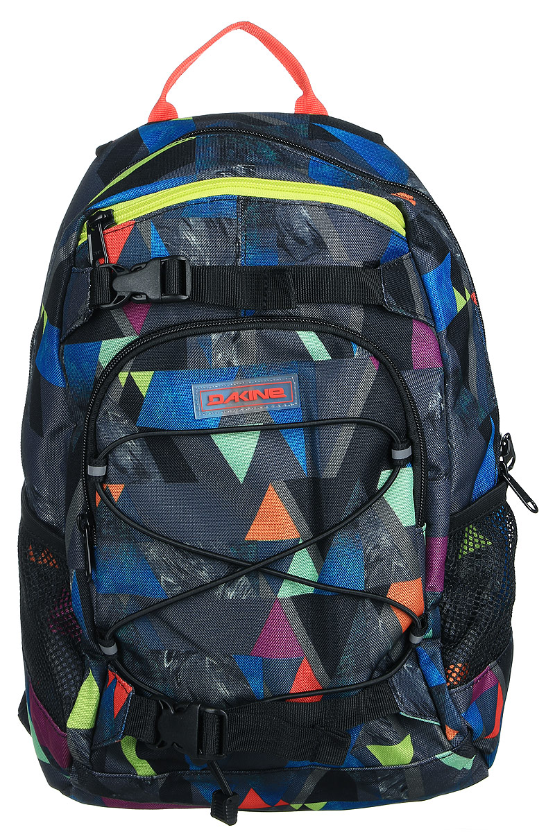 Рюкзак женский Dakine DK GIRLS GROM 13L GEO. 08210105BP-001 BK Рюкзак женский Dakine DK GIRLS GROM 13L GEO. 08210105BP-001 BKГородской женский рюкзак. С лямками для переноски скейтборда. Карман для очков из мягкого флиса. Резиновый шнур для закрепления вещей снаружи рюкзака. Бороковые карманы из сетки. Фронтальный карман на молнии. Грудной ремешок с встроенным свистком.