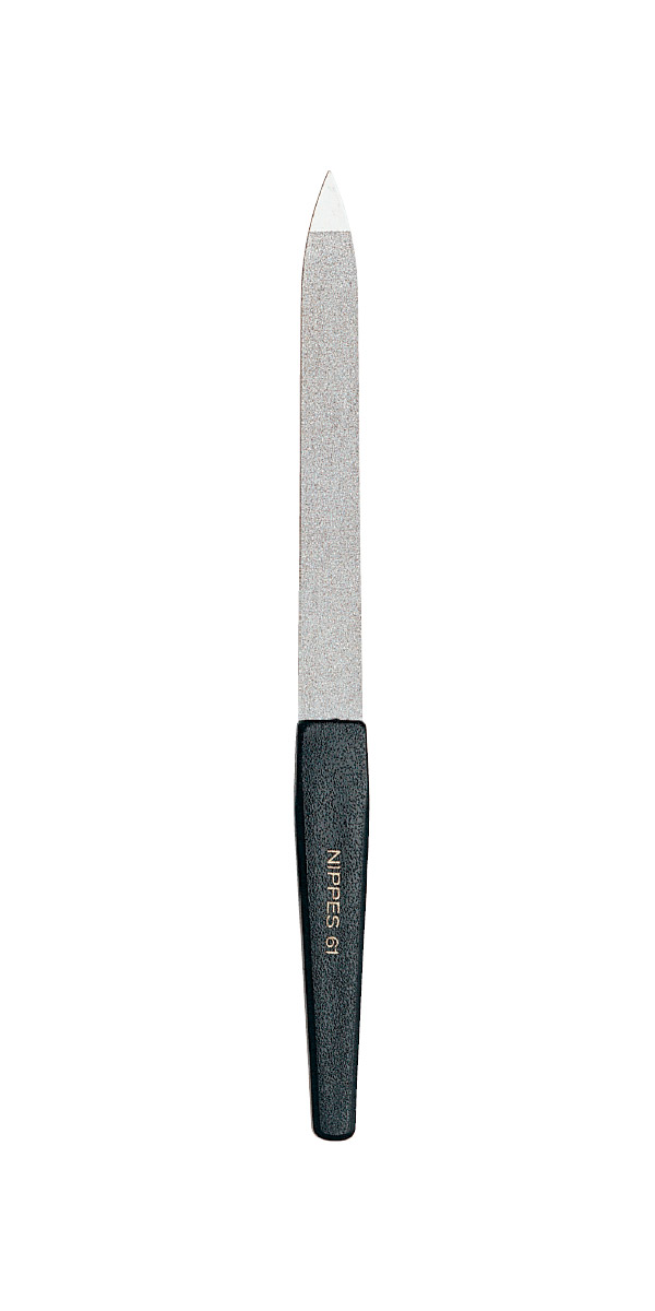 Nippes Пилочка хромированная, 16 см. 615010777142037 Nippes Пилочка хромированная, 16 см. 615010777142037Пилочка хромированная 16 см. Пилочка имеет вогнутую поверхность и позволяет придать ногтям ровную округлую форму.Длина пилочки 16 смХранить в сухом недоступном для детей месте.Срок годности не ограничен.Замена изделия не осуществляется в следующих случаях:- Использование не по назначению- Самостоятельный ремонт- Нарушение условий хранения