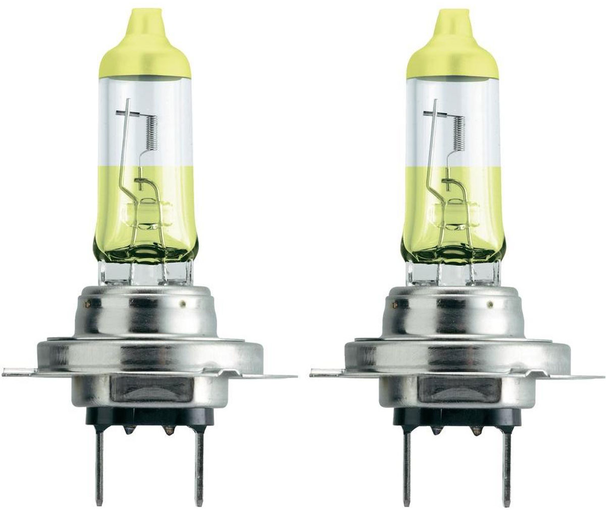 Лампа автомобильная галогенная Philips ColorVision Yellow, для фар, цоколь H7 (PX26d), 12V, 55W, 2 штRC-100BWC Лампа автомобильная галогенная Philips ColorVision Yellow, для фар, цоколь H7 (PX26d), 12V, 55W, 2 штRC-100BWCГалогенная лампа для автомобильных фар Philips ColorVision произведена из запатентованного кварцевого стекла с УФ фильтром Philips Quartz Glass. Кварцевое стекло Philips в отличие от обычного твердого стекла выдерживает гораздо большее давление смеси газов внутри колбы, что препятствует быстрому испарению вольфрама с нити накаливания. Кварцевое стекло выдерживает большой перепад температур, при попадании влаги на работающую лампу изделие не взрывается и продолжает работать. Лампа ColorVision придает автомобильной фаре желтый оттенок, при этом она излучает яркий белый свет. Лампа отражает свет, направляя его через оптические элементы, и создает интересные цветные эффекты. Такие лампы обеспечивают на 60% больше света и увеличивают видимость до 25 метров (по сравнению с обычными лампами). Эти инновационные цветные автомобильные лампы сертифицированы для использования на дорогах. Они соответствуют европейским стандартам и обеспечивают прекрасное освещение, излучая безопасный белый свет. Автомобильные галогенные лампы Philips удовлетворят все нужды автомобилистов: дальний свет, ближний свет, передние противотуманные фары, передние и боковые указатели поворота, задние указатели поворота, стоп-сигналы, фонари заднего хода, задние противотуманные фонари, освещение номерного знака, задние габаритные/стояночные фонари, освещение салона.