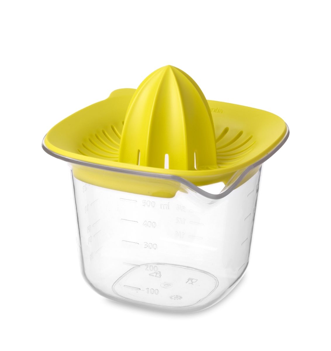 Соковыжималка Brabantia Tasty Colours, цвет: желтый, 500 мл665038 Соковыжималка Brabantia Tasty Colours, цвет: желтый, 500 мл665038Ручная соковыжималка Brabantia Tasty Colours представляет собой прозрачную емкость для сока и насадку для отжима. Изделие выполнено из высококачественного пластика. Подходит для приготовления сока из любых цитрусовых. Прямоугольная форма позволяет удобно держать изделие во время использования. Емкость имеет четкие мерные деления в мл, пинтах, стаканах и жидких унциях. Изделие можно мыть в посудомоечной машине.