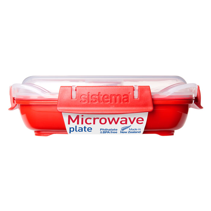 Контейнер низкий Sistema Microwave, 440 млСуховей — М 8 Контейнер низкий Sistema Microwave, 440 млСуховей — М 8В контейнере Microwave вы с легкостью сможете не только разогреть пищу в СВЧ, но и приготовить ее. Нет ничего более полезного, чем приготовление на пару в контейнерах Sistema. Просто налейте воды в базовый контейнер, поместите пищу на специальную решетку, откройте на крышке клапан пароотвода и поместите все в микроволновую печь. Через несколько минут вы можете насладиться полезной пищей. Крышка с силиконовой прокладкой герметично закрывается, что помогает дольше сохранить полезные свойства продуктов. Контейнер оснащен фиксирующимися зажимами – клипсами, которые при необходимости можно заменить. Можно мыть в посудомоечной машине.