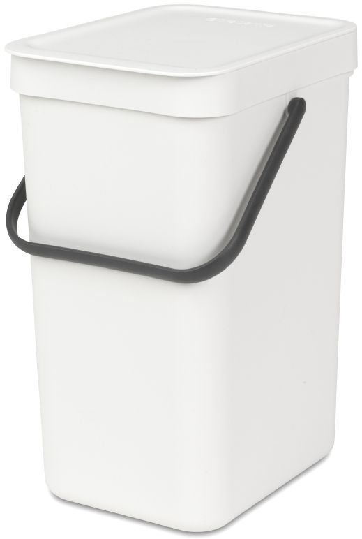 Ведро для мусора Brabantia Sort & Go, цвет: белый, 12 л790009 Ведро для мусора Brabantia Sort & Go, цвет: белый, 12 л790009Ведро для мусора Brabantia Sort & Go можно использовать для раздельного сбора любых домашних отходов, например, бутылок, банок или пластиковой упаковки. Большая ручка и удобный захват снизу позволяют удобно освободить ведро от мусора.Идеальное решение для раздельного сбора домашних отходов. Может использоваться на полу или крепиться к стене – в комплект входит настенный держатель. Имеются идеально подходящие по размеру мешки Brabantia PerfectFit с завязками (размер C) – удобно устанавливаются в ведро. Имеются идеально подходящие по размеру биоразлагаемые мешки для компостируемых отходов (размер С) – удобно устанавливаются в ведро.