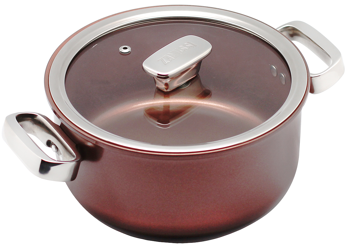 Кастрюля 3,0 л (20см) Siena ZANUSSI94672 Кастрюля 3,0 л (20см) Siena ZANUSSI94672Кастрюля подходит для всех типов плит, включая индукционные. Изготовлена из алюминия с внешним покрытием цвета красный перец. Многослойное дно. Внутреннее 2-х керамическое покрытие Greblon® не содержит вредные кислоты PTFE и PFOA. Ручки выполнены из нержавеющей стали, крышка с вентиляционным отверстием, изготовлена из термостойкого качественного стекла, что позволяет просматривать процесс приготовления пищи без потери тепла. Кастрюля подходит для приготовления блюд в духовке. Можно мыть в посудомоечной машине. Высота борта: 10 см.