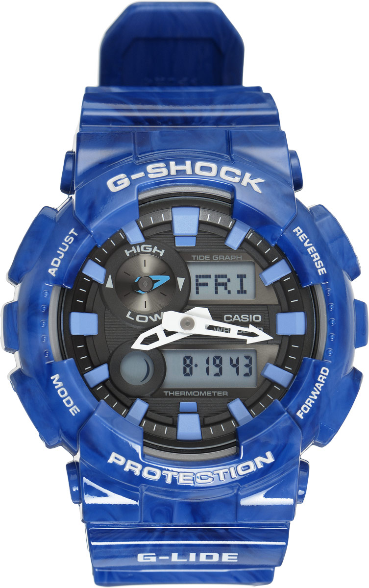 Часы наручные мужские Casio G-Shock, цвет: синий, черный. GAX-100MA-2ABM8434-58AE Часы наручные мужские Casio G-Shock, цвет: синий, черный. GAX-100MA-2ABM8434-58AEУдаропрочные часы G-Lide имеют все свойства и преимущества знаменитых G-Shock от Casio и, в соответствии с морской концепцией, отображают высоту приливов/отливов и лунные фазы. Двойная цифро-аналоговая индикация и встроенный датчик температуры - эти часы определенно подойдут любителям экстремальных видов спорта. Ударопрочная конструкция защищает механизм от ударов и вибрации. Изделие защищено от магнитных полей. Комбинированный корпус выполнен из нержавеющей стали 316L и композитного полимерного материала, оснащен минеральным стеклом, устойчивым к возникновению царапин. Ремешок также выполнен из полимерного материала и оснащен надежной классической застежкой с двойным шипом. Циферблат подсвечивается светодиодом, а умная и приятная функция автоподсветки освещает циферблат при повороте часов к лицу. Помимо этого стоит отметить еще люминесцентный состав на стрелках и часовых метках с ярким послесвечением даже после кратковременного воздействия света. Часы оснащены кварцевым механизмом с двойной цифро-аналоговой индикацией при помощи многофункциональных стрелок и на жидкокристаллическом дисплее и имеют степень влагозащиты равную 200 Bar, что отлично подходит для погружения под воду с аквалангом. Среди удобных функций также имеется секундомер с точностью показаний 1/100 с и временем измерения 1000 ч, сплит-хронограф, таймер обратного отсчета от 1мин до 24ч и 5 ежедневных будильников, устанавливаемых на определенное время. Часы Casio G-Shock - это обдуманный выбор сильных мужчин.