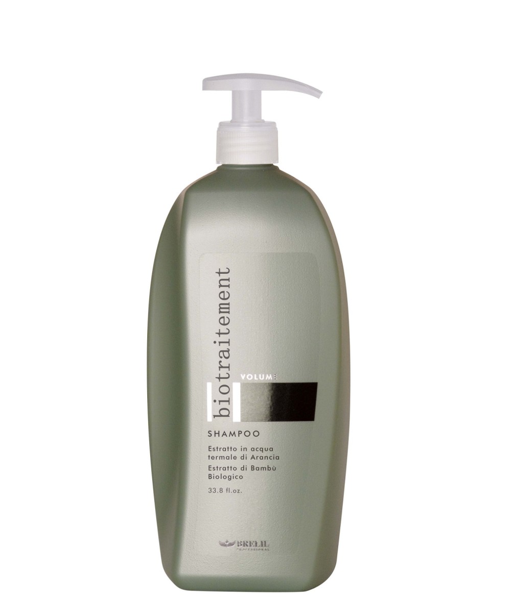 Brelil Шампунь для придания объёма Bio Traitement Volume Shampoo, 1000 мл72523WD Brelil Шампунь для придания объёма Bio Traitement Volume Shampoo, 1000 мл72523WDBrelil Bio Traitement Volume Shampoo Шампунь для придания объёма. Шампунь является замечательным средством для очищения волос от пыли и загрязнений, и придания волосам великолепного эффекта объёма. В состав шампуня от итальянского бренда Брелил Professional входит органическое молочко бамбука, которое богато витаминами и способствует отличному восстановлению водного баланса, наполняет волосы здоровьем, силой и красотой. Также шампунь включает в состав натуральный экстракт апельсина, который делает волосы мягкими, послушными и шелковистыми, питает структуру волос и придаёт волосам отличный объём. Шампунь тонизирует и питает волосы, защищает от ультрафиолетовых лучей, оказывает освежающее воздействие на кожу головы.Шампунь для придания объёма Brelil Bio Traitement Volume Shampoo делает волосы сильными и эластичными, устраняет завитки и секущиеся кончики волос. Средство обладает приятным ароматом, не содержит парабены и другие агрессивные вещества.