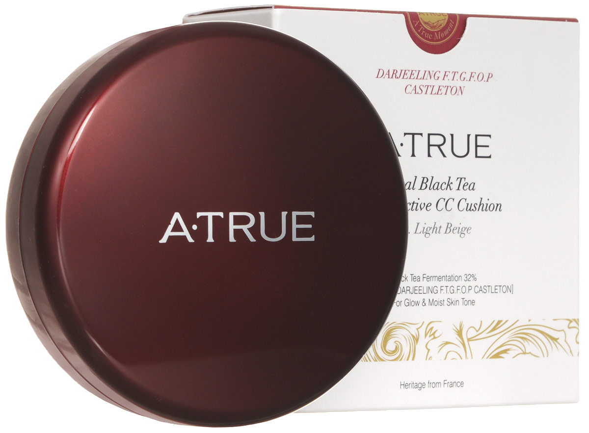 A-True СС Крем для лица ухаживающий Черный Чай SPF50+/PA+++, Оттенок 01 Светлый Беж, 15 мл071-02-1820 A-True СС Крем для лица ухаживающий Черный Чай SPF50+/PA+++, Оттенок 01 Светлый Беж, 15 мл071-02-1820Ухаживающий СС крем для защиты молодости кожи и освежения тона кожи. В основе СС крема формула, которая убирает тусклость и невыразительность. При регулярном применении крема цвет лица заметно преображается, приобретает яркость. Без утяжеления.В основе крема экстракт премиального черного чая Compagnie Coloniale; старейший бренд премиального черного чая во Франции. Его содержание в косметике гарантирует исключительную ценность и качество продукта. С помощью Compagnie Coloniale компания A True возрождает культуру премиум-красоты европейских дворов XVII века.Тщательно отобранные чайные листья дважды деликатно ферментируются. Это позволяет сохранить их питательные элементы для бережного трансфера на кожу. Крем обогащен растительными элементами, которые борются со свободными радикалами и ограждают эпидермис от отрицательного влияния внешних раздражителей. В составе средства фруктовый экстракт авокадо, экстракт листьев камелии. Экстракт авокадо активно увлажняет, оживляя даже сухую и поврежденную кожу. Разглаживает морщины, активизирует синтез коллагена. Восстанавливает липидный слой. Полезных кислот, содержащихся в камелии (линолевая, стеариновая, арахидоновая, олеиновая, пальмитиновая), на порядок больше, чем в других растительных экстрактах. Экстракт листьев камелии интенсифицирует рост клеток и увеличивает эластичность кожи.Подходит для всех типов кожи и для всех возрастов. Всесезонное. При производстве средства использованы только безопасные натуральные ингредиенты.