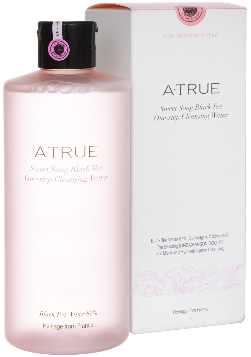 A-True Вода мицеллярная очищающая от макияжа Черный Чай, 300 млAT860316 A-True Вода мицеллярная очищающая от макияжа Черный Чай, 300 млAT860316Мицеллярная очищающая вода для снятия макияжа с премиальным черным чаем и мультифруктовым комплексом. Эффективно удаляет макияж, загрязнения. Подходит для нежных участков кожи вокруг глаз и губ. Благодаря своей гипоаллергенной формуле средство мягко очищает кожу, преображая ее текстуру. Не оставляет чувства жжения или раздражения.Вода насыщена специальным мультифруктовым комплексом из экстрактов черники, сахарного тростника, апельсина, лимона и сахарного клена. Содержащиеся в мультифруктовом комплексе ингредиенты смягчают ороговевшие клетки и делают кожный покров мягче и чище.В состав очищающей воды входит экстракт премиального черного чая из коллекции Compagnie Coloniale. Это старейший бренд премиального черного чая во Франции. Содержание этого чая в косметике гарантирует исключительную ценность и качество продукта.Чайные листья дважды деликатно ферментируются с сохранением их питательных элементов для бережного перемещения на кожу. Антиоксидантные свойства премиального черного чая предотвращают окисление кожного сала, контролируют работу пор и улучшают общее состояние дермы.Всесезонное средство. При производстве средства использованы только безопасные и натуральные ингредиенты.