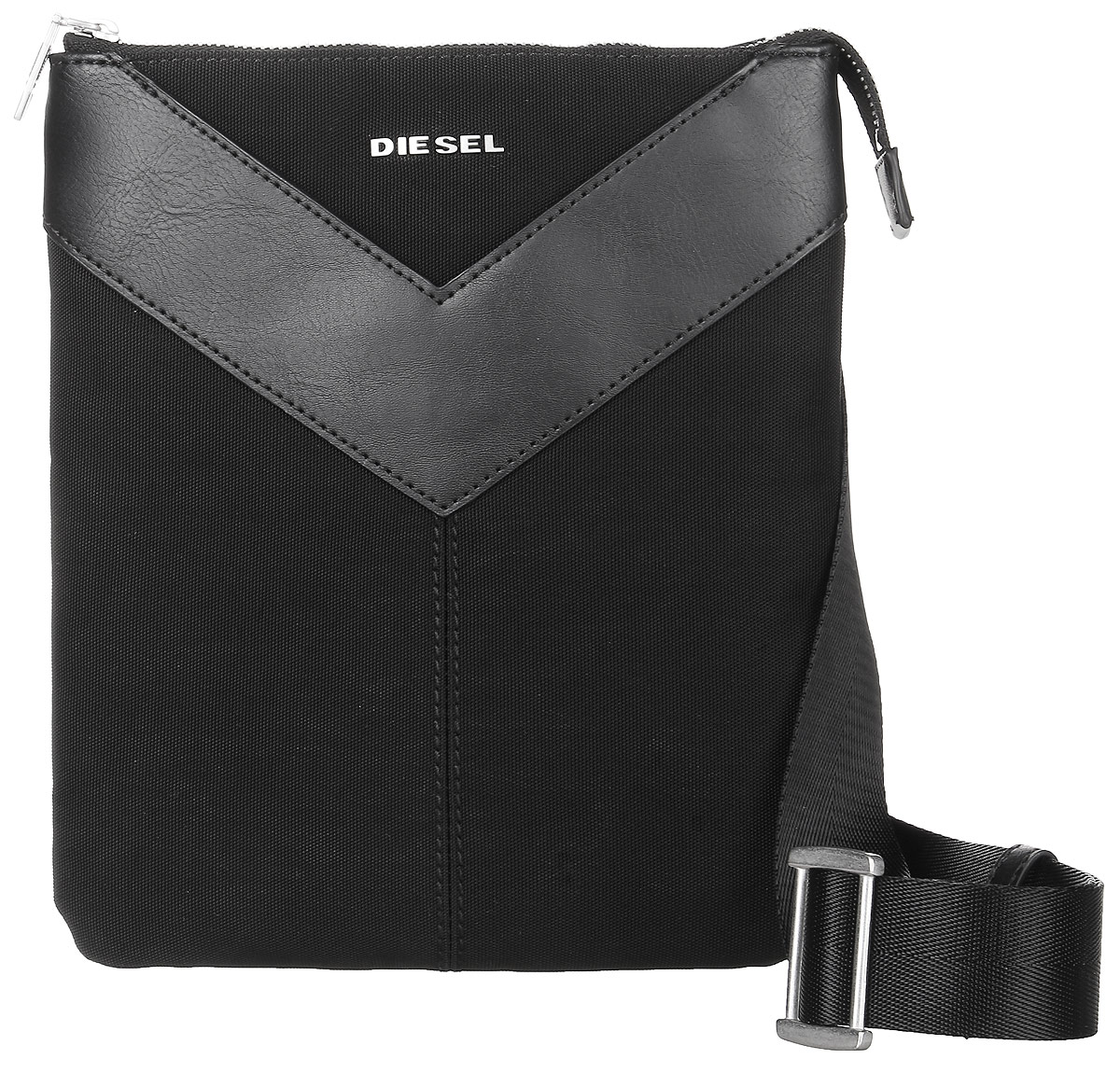Сумка мужская Diesel, цвет: черный. X04215-PR520X03737-PR080/T8013 Сумка мужская Diesel, цвет: черный. X04215-PR520X03737-PR080/T8013Стильная мужская сумка Diesel не оставит вас равнодушным благодаря своей практичности. Она выполнена из полиэстера с элементом из искусственной кожи и оформлена пластинкой с названием бренда. На лицевой стороне расположен открытый накладной карман. Сумка оснащена широким плечевым ремнем, длина которого регулируется с помощью пряжки. Изделие закрывается на удобную молнию. Внутри расположено главное отделение, которое содержит один вшитый карман на молнии для мелочей. Такая сумка станет незаменимым аксессуаром в повседневной жизни.