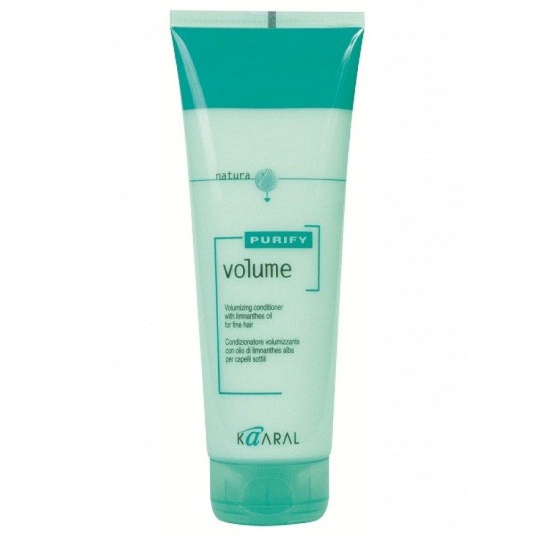 Kaaral Кондиционер-объем для тонких волос Purify Volume Conditioner, 250 млFS-00897 Kaaral Кондиционер-объем для тонких волос Purify Volume Conditioner, 250 млFS-00897Легкий и мощный ухаживающий SPA – комплекс для создания объёма и кутикулярной защиты особенно тонких волос. Комбинация масла семян пенника лугового, состав которого обогащен жирными кислотами и гидролизованного коллагена, способствует восстановлению эластичности волос и придает им дополнительный объем, силу и блеск. Наличие летучей формы эфирного оливкового масла способствует качественному кондиционированию и защите кутикулы тонких волос без утяжеления.