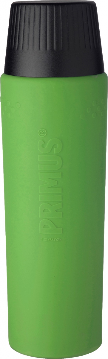 Термос Primus TrailBreak EX Vacuum Bottle, цвет: зеленый, черный, 1 л737958 Термос Primus TrailBreak EX Vacuum Bottle, цвет: зеленый, черный, 1 л737958Термос из новой коллекции экспедиционных термосов шведской компании Primus. Его главные достоинства - надежность, эффективность, функциональность и стильный дизайн. Термос сделан из высокопрочной нержавеющей стали (двустенный - вакуумная технология) и оснащен силиконовым рукавом, защищающим руки от прикосновения к металлу на холоде (морозе). Кроме того, силикон препятствует случайному выскальзыванию термоса из рук. Крышка также имеет двойные стенки и изготовлена из нержавеющей стали, поэтому напиток в ней дольше сохраняет заданную температуру. Термос комплектуется двумя пластиковыми пробками: стандартной и с системой ClickClose (для наливания напитка необходимо просто повернуть крышку).Благодаря конусовидной форме термос легче размещать в рюкзаке или сумке. Объем термоса: 1000 мл.
