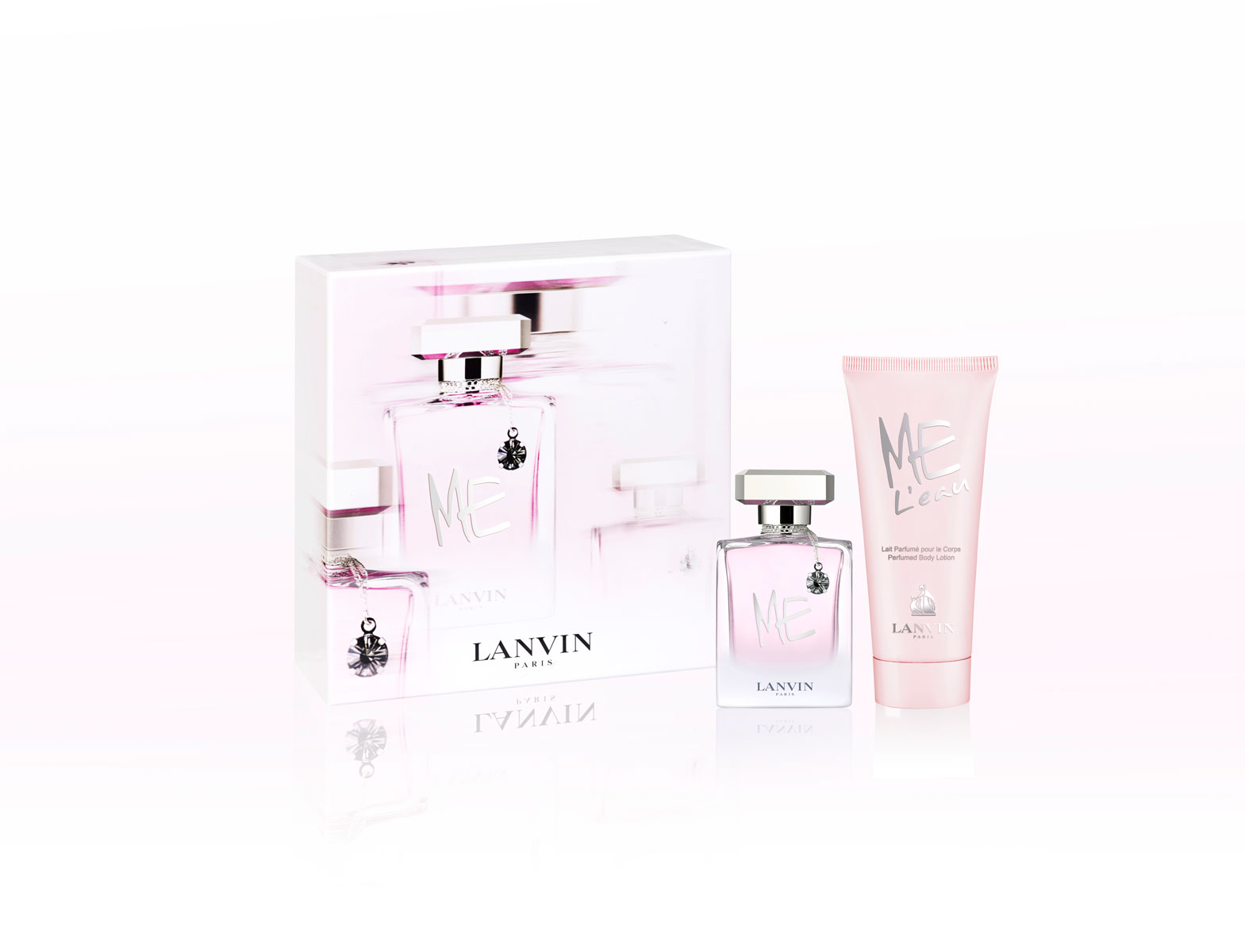 Lanvin Me L`Eau Woman набор: туалетная вода 50 мл + лосьон для тела 100 мл11840 Lanvin Me L`Eau Woman набор: туалетная вода 50 мл + лосьон для тела 100 мл11840Цветочные. Листья фиалки, мандарин, перец, магнолия, пион, кедр, мускус, персик
