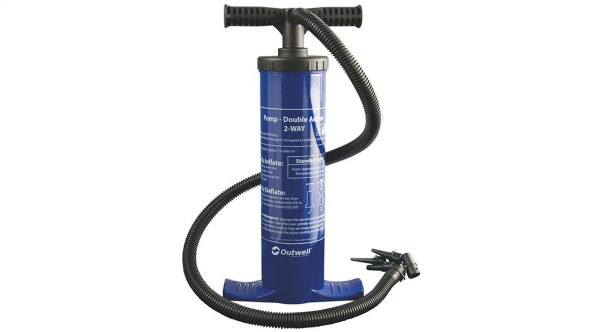 Насос Outwell Double Action Pump590320 Насос Outwell Double Action Pump590320Насос ручной Outwell Double Action Pump поставляется с 3 различными соплами, для накачивания и сдувания. В два раза эффективнее обычного насоса. Корпус изделия выполнен из прочного пластика. Насос предназначен для накачивания мячей, шин и других резиновых изделий.