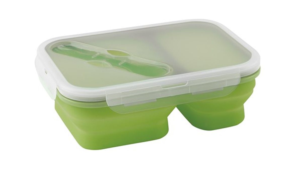 Контейнер Outwell Collaps Lunch Box, цвет: зеленый737910 Контейнер Outwell Collaps Lunch Box, цвет: зеленый737910Контейнер для еды Outwell Collaps Lunch Box в сложенном виде практически плоский. Можно хранить холодную и горячую еду. Разделен на два отсека. В комплекте вилка и ложка. Противоударный, герметичный, легко складывается/раскладывается. Можно использовать в микроволновой печи и мыть в посудомоечной машине.