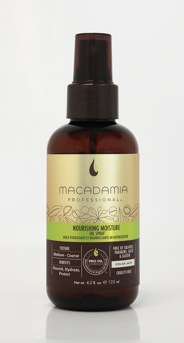 Macadamia Professional Уход масло-спрей увлажняющий, 125 мл086-12-10031 Macadamia Professional Уход масло-спрей увлажняющий, 125 мл086-12-10031Невесомый уход Macadamia Professional в виде спрея c ультратонким распылением содержит эксклюзивный Pro Oil Complex, мгновенно впитывается в волосы, защищает их, придает мягкость и блеск. Витамин Е увлажняет и обеспечивает длительную гладкость, предохраняет волосы от спутывания, устраняя эффект пушистости. Обеспечивает натуральную УФ-защиту и сохранение цвета окрашенных волос.