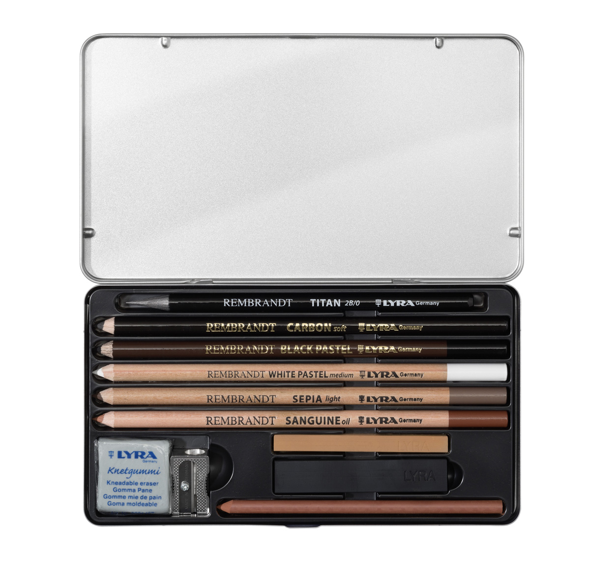 Lyra Художественный набор Sketching Set 11 предметовC13S041944 Lyra Художественный набор Sketching Set 11 предметовC13S041944Набор Lyra Sketching Set художественных чернографитных карандашей высшего качества для создания графических работ и скетчей. В наборе 11 предметов в металлическом пенале: чернографитные карандаши, водоразмываемые карандаши, угольные мелки, ластик и точилка.