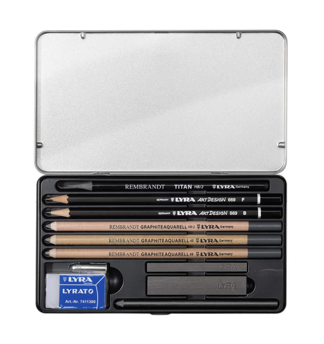 Lyra Художественный набор Graphite Set 11 предметов2010440 Lyra Художественный набор Graphite Set 11 предметов2010440Набор Lyra Graphite Set художественных чернографитных карандашей высшего качества для создания графических работ и скетчей. В наборе 11 предметов в металлическом пенале: чернографитные карандаши, водоразмываемые карандаши, угольные мелки, ластик и точилка.