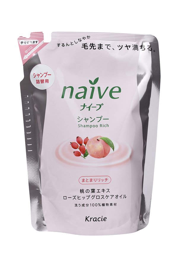 Kracie 71591 Naive Шампунь для сухих волос восст. Naive - экстракт персика и масло шиповн. (смен.), 400 мSatin Hair 7 BR730MN Kracie 71591 Naive Шампунь для сухих волос восст. Naive - экстракт персика и масло шиповн. (смен.), 400 мSatin Hair 7 BR730MNОбеспечивает волосы необходимыми питательными и увлажняющимивеществами. Благодаря моющим компонентам 100%растительного происхождения, шампунь не раздражает кожуголовы, мягко моет волосы, придает им блеск и силу.• Гликозилтрегалоза (увлажняющее вещество аминокислотнойгруппы) в сочетании с растительными экстрактами глубокоувлажняет волосы, предотвращая ломкость и секущиесякончики.• Экстракт из листьев и мякоти плодов персикового деревапитает волосы, защищает от пересушивания, увлажняет исмягчает кожу головы.• Масло шиповника делает волосы блестящими и гладкими.