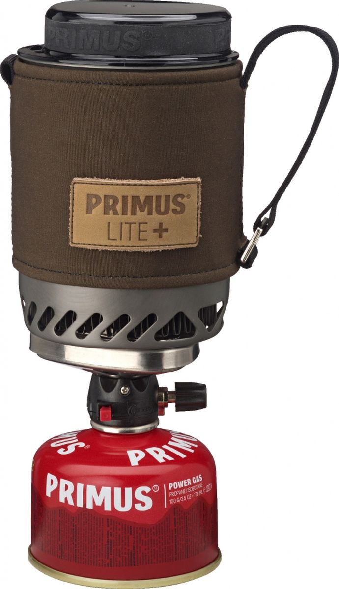 Горелка газовая Primus Lite Plus, цвет: хаки. P356010356012 Горелка газовая Primus Lite Plus, цвет: хаки. P356010356012Модель Lite + устанавливает новый стандарт для компактных горелок. Уникальный механизм блокировки (подана заявка на патент) делает его очень простым в использовании. Благодаря ламинарному потоку газа Burner Technology (подана заявка на патент) уменьшаются затраты газа. Идеально подходит для соло поездки или кофе-брейка для двоих (дополнительно есть в продаже кофе пресс). Горелка и все аксессуары, в том числе газовый баллончик 100 грамм, укладывается в 500 мл кастрюлю из закаленного анодированного алюминия. Модель Lite + поставляется с новым термостойким рукавом из прочной войлока. Рукав оснащен лямками с помощью которых горелку можно подвесить в вертикальном положении. Крышка сокращает время приготовления пищи. В комплект входит подставка под газовый баллон для устойчивого положения на неровной поверхности. Газ не входит в комплект.Высота (мм): 150Диаметр (мм): 100Сезон: трехсезоннаяМощность: 1500 ВтКипячение: 2:45 мин (0,5 л)Кол-во человек: 1Зажигание: пьезоВес: 390 г