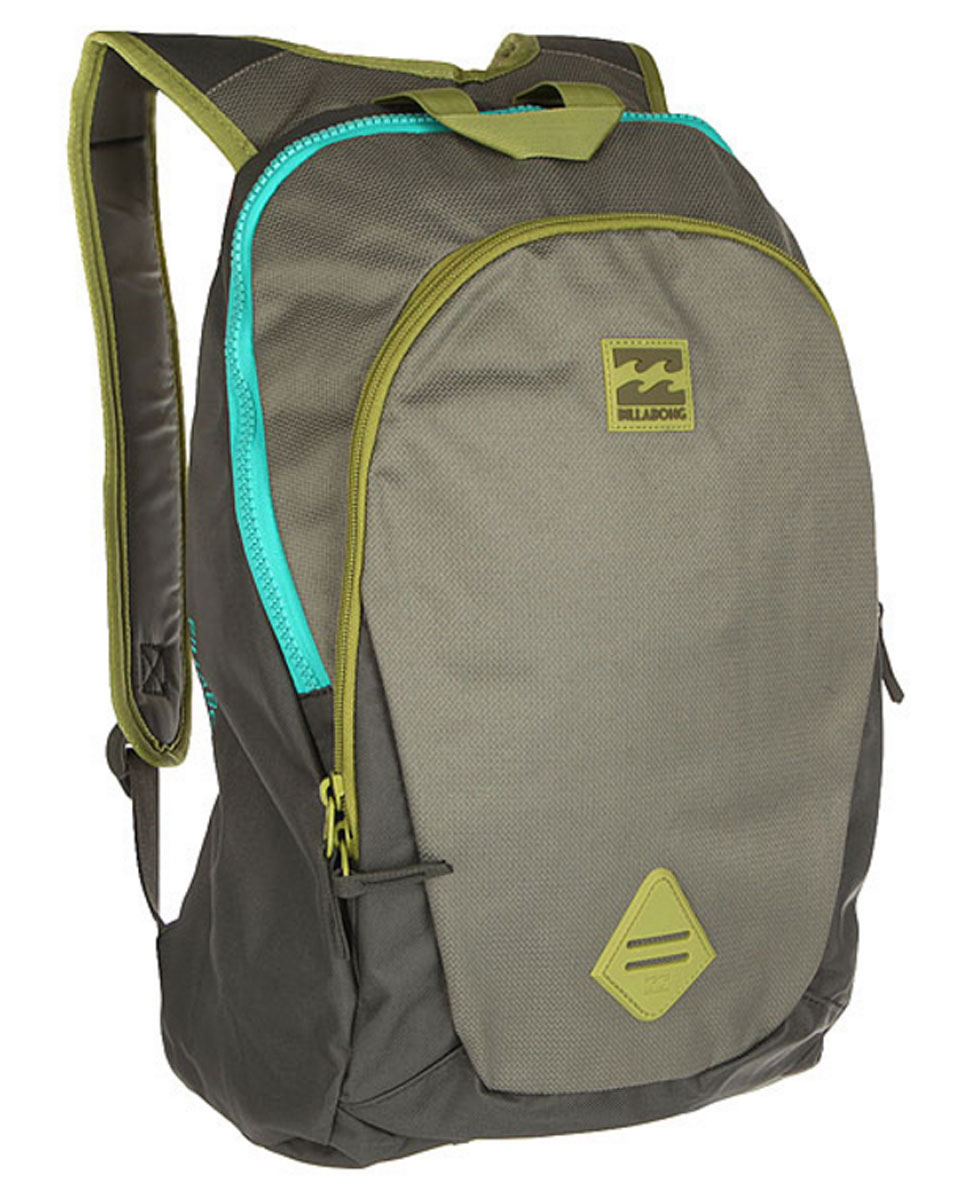 Рюкзак городской мужской Billabong Trace Pack, цвет: оливковый, 20 л. Z5BP02RivaCase 8460 black Рюкзак городской мужской Billabong Trace Pack, цвет: оливковый, 20 л. Z5BP02RivaCase 8460 blackМинималистичный рюкзак с отделением под ноутбук и большим основным отделением.
