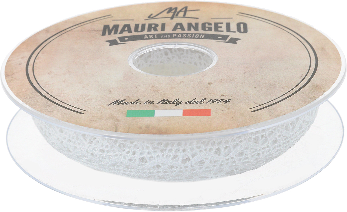 Лента кружевная Mauri Angelo, цвет: белый, 1,5 см х 20 мRSP-202S Лента кружевная Mauri Angelo, цвет: белый, 1,5 см х 20 мRSP-202SДекоративная кружевная лента Mauri Angelo - текстильное изделие без тканой основы, в котором ажурный орнамент и изображения образуются в результате переплетения нитей. Кружево применяется для отделки одежды, белья в виде окаймления или вставок, а также в оформлении интерьера, декоративных панно, скатертей, тюлей, покрывал. Главные особенности кружева - воздушность, тонкость, эластичность, узорность.Декоративная кружевная лента Mauri Angelo станет незаменимым элементом в создании рукотворного шедевра. Ширина: 1,5 см.Длина: 20 м.