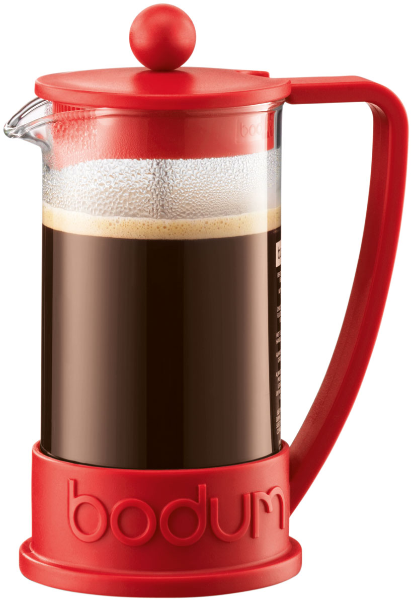 Кофейник с прессом Bodum Brazil, 350 мл, цвет: красныйVT-1520(SR) Кофейник с прессом Bodum Brazil, 350 мл, цвет: красныйVT-1520(SR)Кофейник Bodum Brazil изготовлен из высококачественного стекла и оснащен фильтром french press из нержавеющей стали, который позволяет легко и просто приготовить отличный напиток. Кофейник оснащен удобной пластиковой ручкой, что исключает его выскальзывание из руки и помещен в оправу из пластика, которая эффективно защищает стекло. Настоящим ценителям натурального кофе широко известны основные и наиболее часто применяемые способы его приготовления: эспрессо, по-турецки, гейзерный. Однако существует принципиально иной способ, известный как french press, благодаря которому приготовление ароматного напитка стало гораздо проще.