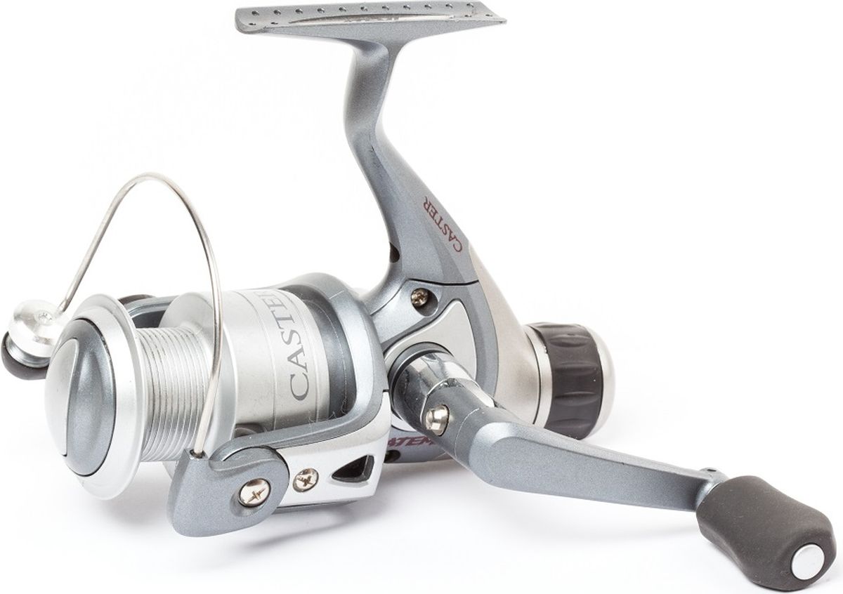 Катушка Atemi CASTER RD-20, 1bb, задний фрикцион, 5,0:1, 248 г95939-55 Катушка Atemi CASTER RD-20, 1bb, задний фрикцион, 5,0:1, 248 г95939-55Практичная и надежная мультипликаторная катушка ATEMI CASTER с задним фрикционом. Серия катушек ATEMI CASTER снабжена уникальной многодисковой тормозной системой. Ротор катушки максимально сбалансирован. Катушка имеет один шарикоподшипник. Благодаря бюджетной цене Atemi Caster прекрасная снасть для как начинающих рыболовов, так и для профи. Не забывайте, что эта модель катушки CASTER имеет задний фрикцион, конечно Вы можете использовать катушку и при спиннинговой и при фидерной ловле, однако в действительности она менее чувствительна по сравнению с моделями с передним фрикционном. Данная модель самая легкая и маленькая в серии была разработана финскими специалистами много лет назад и предназначена для всех видов ловли. Данная серия мультикаторных катушек продается в России в течение десяти лет и прекрасно зарекомендовала себя. Технические характеристики:Вес: 248 г. Фрикцион: задний. Передаточное число: 5,1:1. Вместимость шпули: 0,20 мм/110м.Производитель: АтемиРазмер упаковки: 160x160x230 мм