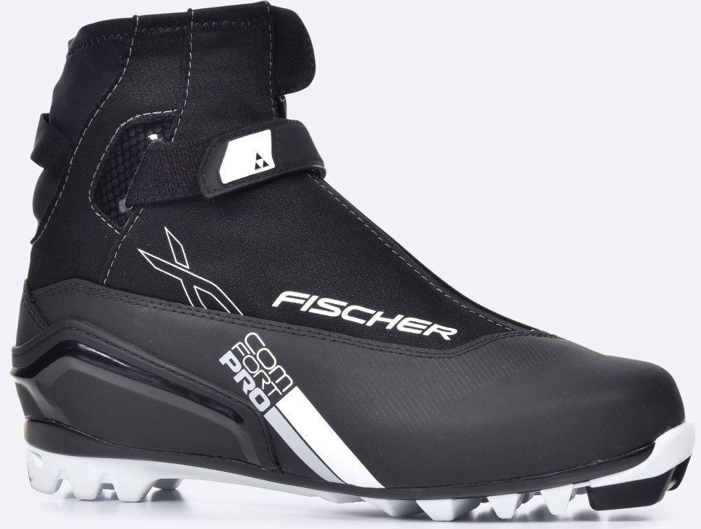 Ботинки лыжные мужские Fischer XC Comfort Pro Silver, цвет: черный, белый. S20714. Размер 44S20714 Ботинки лыжные мужские Fischer XC Comfort Pro Silver, цвет: черный, белый. S20714. Размер 44S20714Ботинки лыжные беговые Fischer XC Comfort Pro Silver созданы для комфортных лыжных прогулок. Высокий клапан на молнии и водоотталкивающий утеплитель Comfort Guard защищают от холода и проникновения влаги при катании. Дополнительная манжета на липучке для поддержки голеностопа.Технология Fischer Climate Comfort создает оптимальные условия внутри ботинка благодаря дышащей мембране Triple-F, которая эффективно отводит влагу наружу, в то же время надежно защищает ноги от внешних погодных изменений.ТЕХНОЛОГИИ: INJECTED EXTERIOR HEEL CAPНаружная пластиковая вставка анатомической формы в пяточной части обеспечивает комфортное облегание ботинок и отличную передачу энергии. FISCHER SPEED LOCKСистема быстрой застежки для профессиональной экипировки. Надежное держание и простота использования. THERMO FITТермоформируемый материал внутреннего ботинка обладает прекрасными изоляционными свойствами и легко адаптируется по ноге. EASY ENTRY LOOPSШирокое раскрытие ботинка и практичная петля на пятке облегчают надевание/ снимание ботинок. VELCRO STRAPЗастежка на липучке для быстрого регулирования и застегивания - расстегивания. LACE COVERДополнительная защита шнуровки предотвращает проникновение влаги и холода. TRIPLE F MEMBRANEВлагонепроницаемая мембрана, обладающая дышащими свойствами, позволяет ногам оставаться сухими в любую погоду. CLEANSPORT NXTСпециальная пропитка подкладки и стелек ботинок. Система из полезных микробов, которые устраняют неприятный запах. COMFORT GUARDОчень легкий, водоотталкивающий изоляционный материал дополнительно защищает от холода мысок и переднюю часть стопы. SPORT FIT CONCEPTДля каждой целевой группы разработан свой тип колодки, который обеспечивает наилучший комфорт при катании и максимальную передачу энергии.