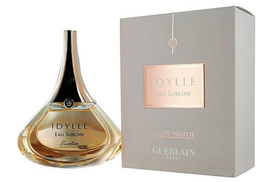 Guerlain Idylle Eau De Sublime Туалетная вода женская, 100 млSC-FM20104 Guerlain Idylle Eau De Sublime Туалетная вода женская, 100 млSC-FM20104Guerlain Eau Sublime, Прекрасная Вода - как чувственная ласка капельки дождя. Прекрасная, как болгарская роза в сердце аромата. На этот раз она предстаёт в союзе эфирного масла и розовой воды - впервые в истории! Благодаря розовой воде роза проявляется хрупкой нежностью аккорда личи. Затем цветок раскрывается с ласковой теплотой - это эфирное масло розы. Здесь, в сердце и шлейфе, её чувственные и утончённые пряно-фруктовые ноты сливаются с дуэтом жасмин-персик. Все трое перекликаются и вибрируют, постепенно соскальзывая к бархатистым нотам пачули и белого мускуса. В золотой капле флакона - жидкость цвета лепестков нежной розы. Idylle Eau Sublime предстает в новой упаковке: вне времени дизайн вписывается в историческое наследие Дома Guerlain, даже этикетка напоминает печать.