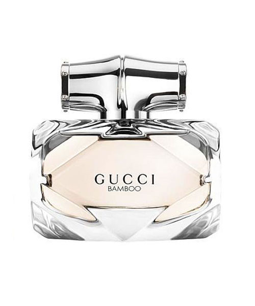 Gucci Bamboo Туалетная вода женская, 30 млперфорационные unisex Gucci Bamboo Туалетная вода женская, 30 млперфорационные unisexТуалетная вода Gucci Bamboo является новым ароматом от всемирно известного Дома Моды и воплощает все прелести современной женщины. В парфюме 2015 года тонко обыграны древесные ноты бамбука, которые одновременно передают нежность, изысканность девушки, переплетаясь с уверенностью и амбициозностью. Яркие компоненты наделяют аромат особой свежестью, присущей поистине молодой телом и душой личности. Лилия и апельсиновый цвет будто напоминают о лете и юности, когда точно начинаешь жить. Бодрящий бергамот дарит заряд энергии, освобождая наружу все тайные желания и мечты. Оригинальный флакон также акцентирует на особенности этого парфюма: нежный розовый оттенок и точные линии передают всю многогранность леди 21 века, уверенной в себе и целеустремленной. Парфюм от Gucci Bamboo Gucci – выбор настоящих женщин, знающих цену времени и молодости. Для любителей пробовать новое и экспериментировать эта туалетная вода станет абсолютным открытием!