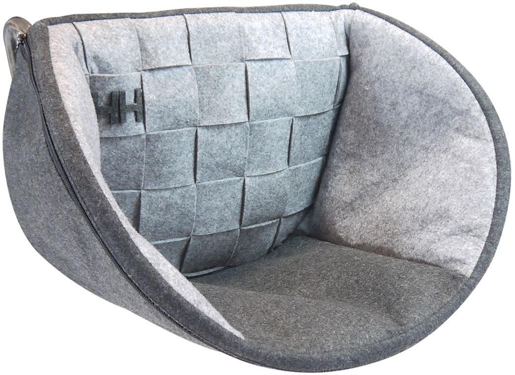Лежак для животных Happy House Felt, на радиатор, цвет: серый, 48 х 30 х 30 см0120710 Лежак для животных Happy House Felt, на радиатор, цвет: серый, 48 х 30 х 30 см0120710Лежак для животных Happy House Felt изготовлен из велюра, наполнитель - полиэстер. Лежак предназначен для размещения на радиаторе автомобиля. Крепится с помощью крюков. Крюки регулируются таким образом, что лежак подходит к нескольким типам радиаторов. При этом вес животного не должен превышать 5 кг.Лежак Happy House Felt превратит любую поездку вашего питомца в удовольствие.