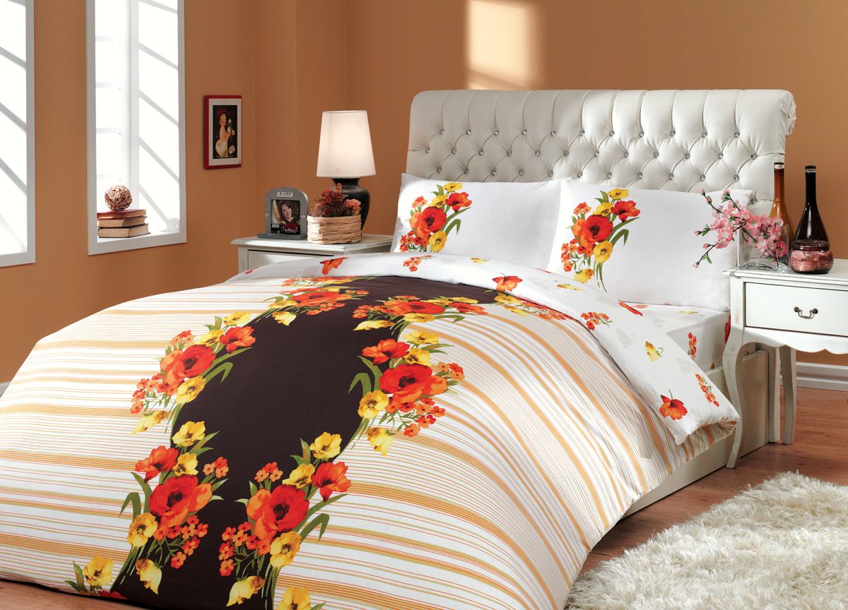 Комплект белья Hobby Home Collection Dream, 2-спальный, наволочки 70x70, цвет: коричневый391602 Комплект белья Hobby Home Collection Dream, 2-спальный, наволочки 70x70, цвет: коричневый391602Комплект белья Hobby Home Collection состоит из простыни, пододеяльника и 4 наволочек. Белье выполнено из ранфорса - это ткань из 100% натурального хлопка, которая легко стирается, практичнее льна, подстраивается под температуру воздуха - зимой на таком белье тепло, летом - прохладно. Мягкость и нежность материала создает чувство комфорта и защищенности. У хлопка хорошая проводимость тепла, поэтому постельное белье из него может надолго оставаться свежим. Постельное белье с оригинальными дизайнами станет отличным выбором для людей, стремящихся всегда быть стильными.