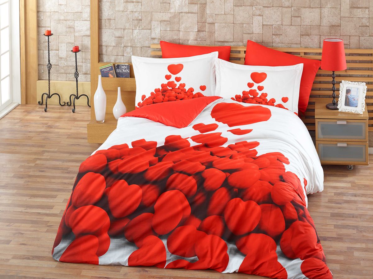 Комплект белья Hobby Home Collection Romantic, евро, наволочки 50x70, 70x70, цвет: мульти391602 Комплект белья Hobby Home Collection Romantic, евро, наволочки 50x70, 70x70, цвет: мульти391602Комплект постельного белья Hobby Home Collection изготовлен из высококачественного поплина. Поплин - это ткань, изготавливаемая традиционным полотняным плетением из 100% хлопка, но из нитей разного калибра, за счет чего полотно получается с легким рубчиковым рельефом. По многим характеристикам ткань похожа на бязь, но на ощупь гораздо приятнее — более гладкая и мягкая. Поплин обладает лучшими свойствами ткани для постельного белья. Он плотный и в то же время мягкий на ощупь, износостойкий, немнущийся, гигроскопичный и неприхотливый в уходе, а после стирки практически не нуждается в глажке. Поплин обладает множеством преимуществ: - белье из него плотное, прочное и износостойкое; - не выцветает и не сминается; - не линяет и не деформируется (при стирке до 40°С); - натуральный хлопок в составе обеспечивает абсолютную гигиеничность постельного белья; - поплин хорошо вентилируется и впитывает влагу, отводя ее излишки от тела. По легенде этот материал впервые произвели во французской резиденции Папы Римского, городе Авиньон. За это ткань назвали поплином, что означает папский. С тех пор, вслед за Европой, полотно покорило весь мир, и на сегодня это самый востребованный материал для постельного белья. Постельное белье имеет 3D рисунок. Это объемный рисунок, который позволяет увидеть изображение более реальным, живым. 3D печать на постельном белье невозможна простым способом. Для достижения высокого качества применяется Digital textile printing (англ. Digital textile printing - прямая цифровая печать по текстилю) — способ нанесения изображения на ткань, предполагающий прямую реактивную печать. Сам вид такой печати обеспечивает долговечность нанесенного изображения. На ткань, наносится ультрачеткое и яркое 3D изображение, вследствие чего картинка выглядит очень реалистично. Просматриваются даже самые мелкие детали. Постельное белье из поплина способно не только создать идеальные условия для сна, но и стать настоящим украшением вашей спальни.